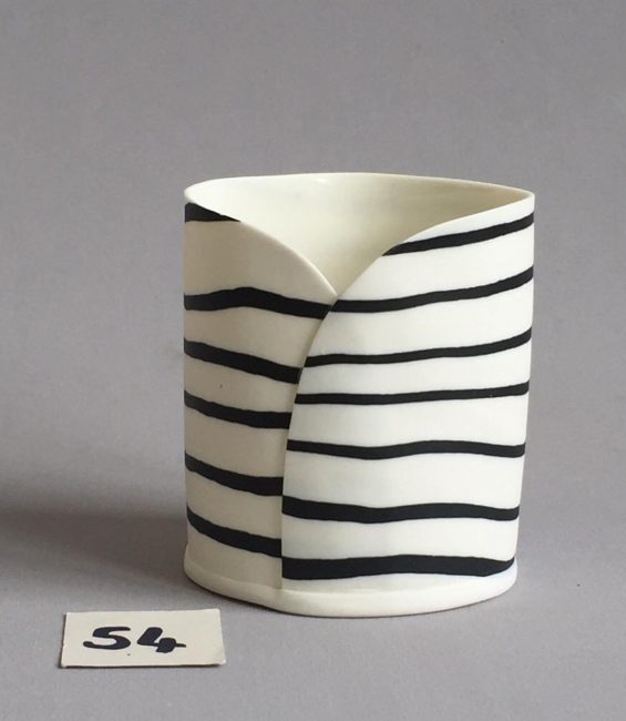 #54 black and white folded tealight